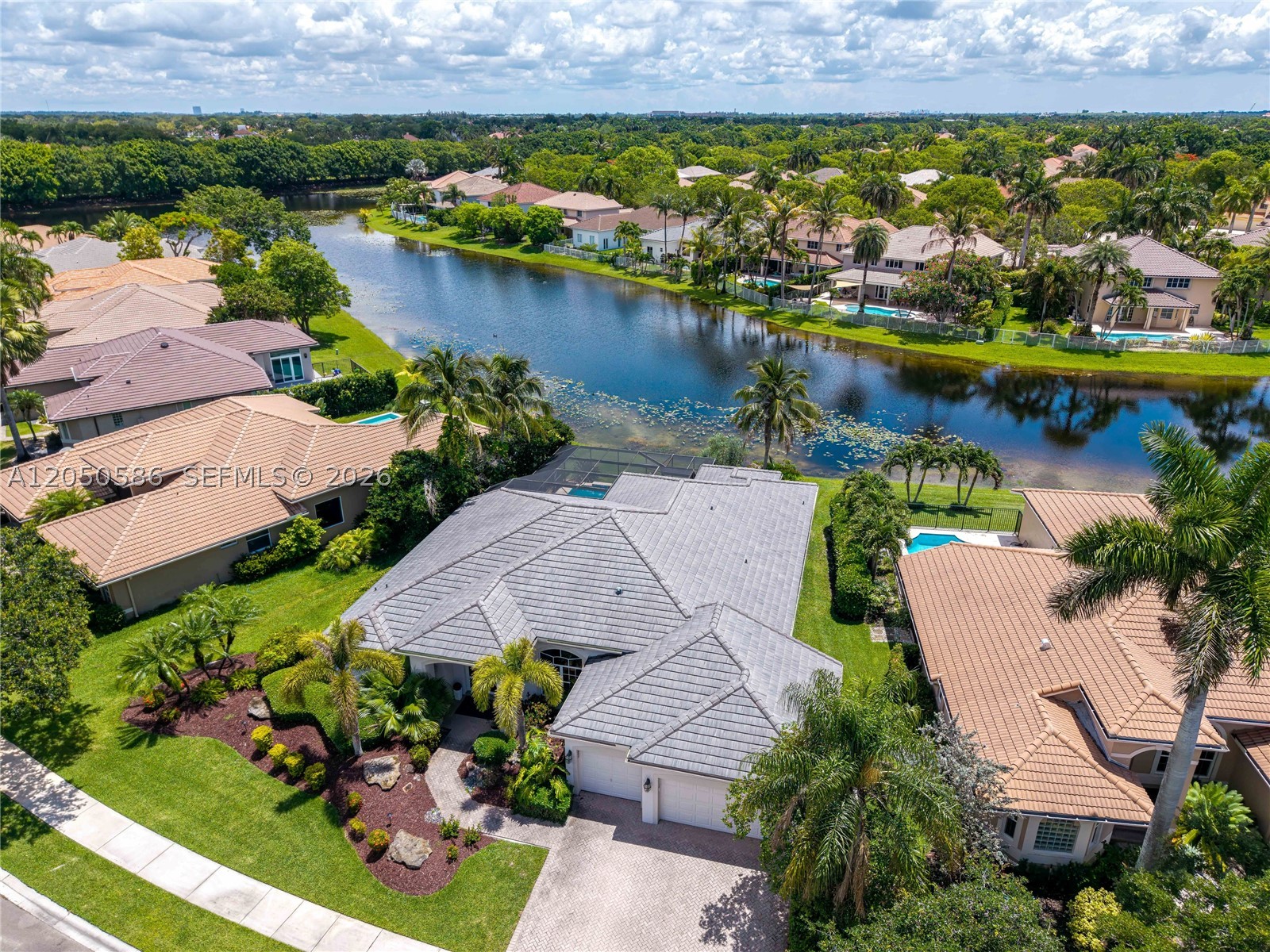 3855 Oak Ridge Cir