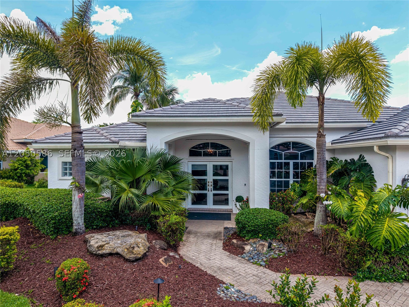 3855 Oak Ridge Cir