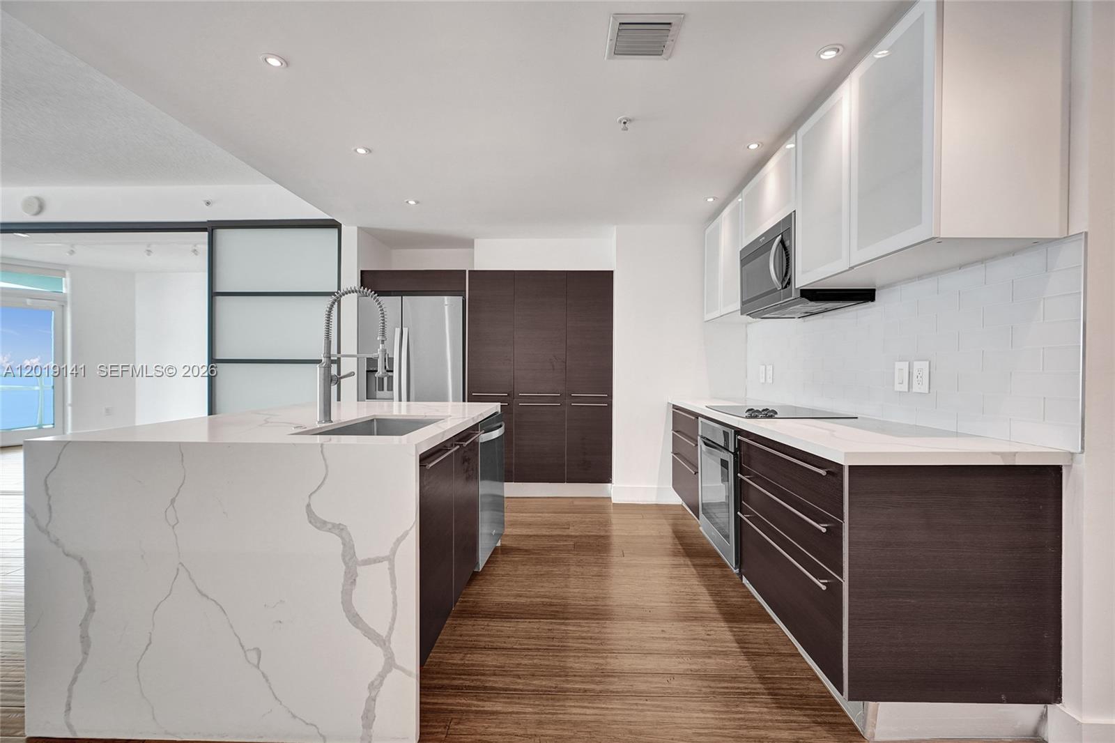 QUANTUM ON THE BAY CONDO - Residential