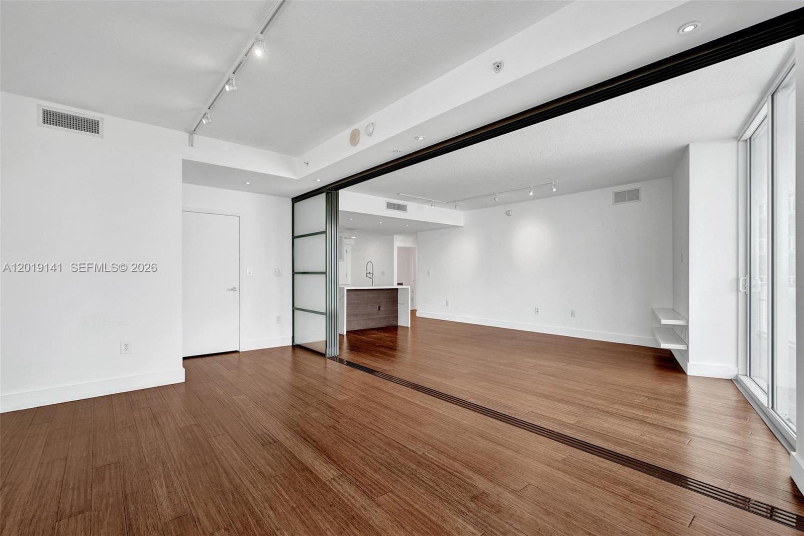 QUANTUM ON THE BAY CONDO - Residential