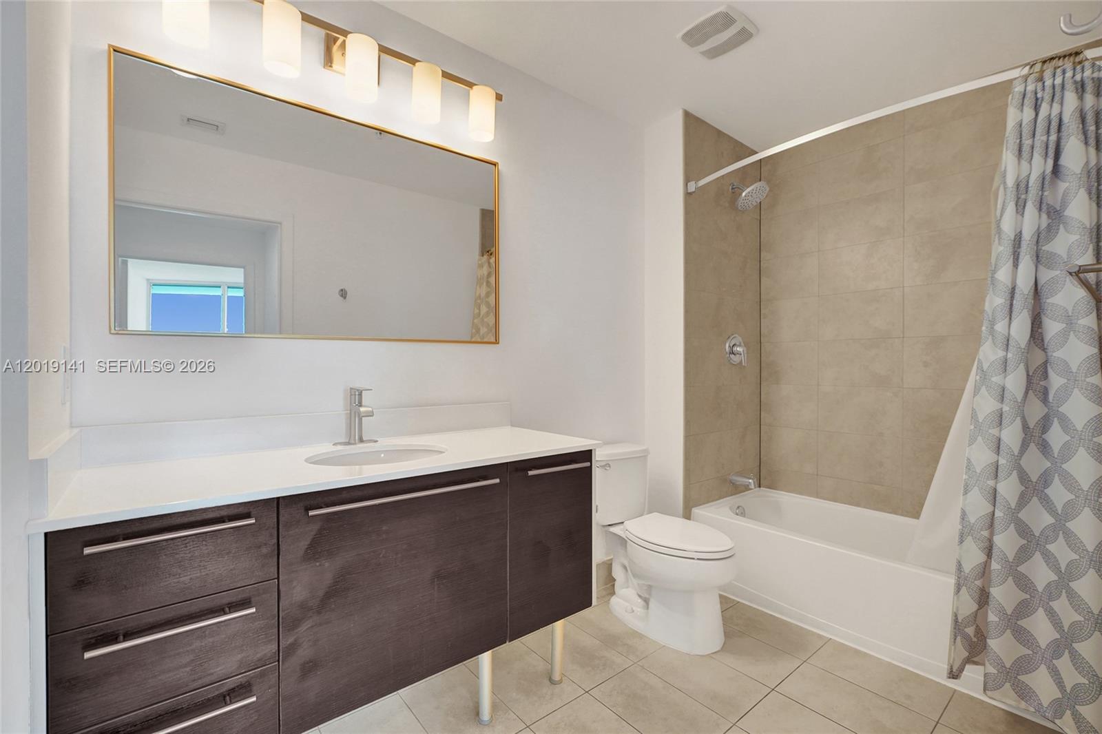 QUANTUM ON THE BAY CONDO - Residential