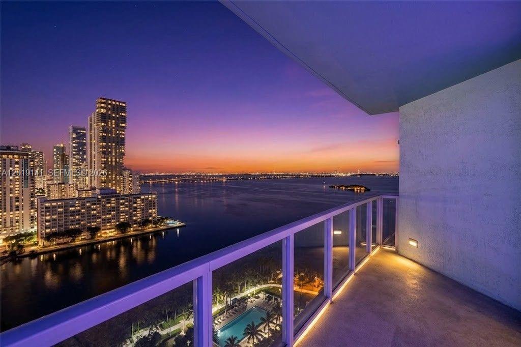 QUANTUM ON THE BAY CONDO - Residential