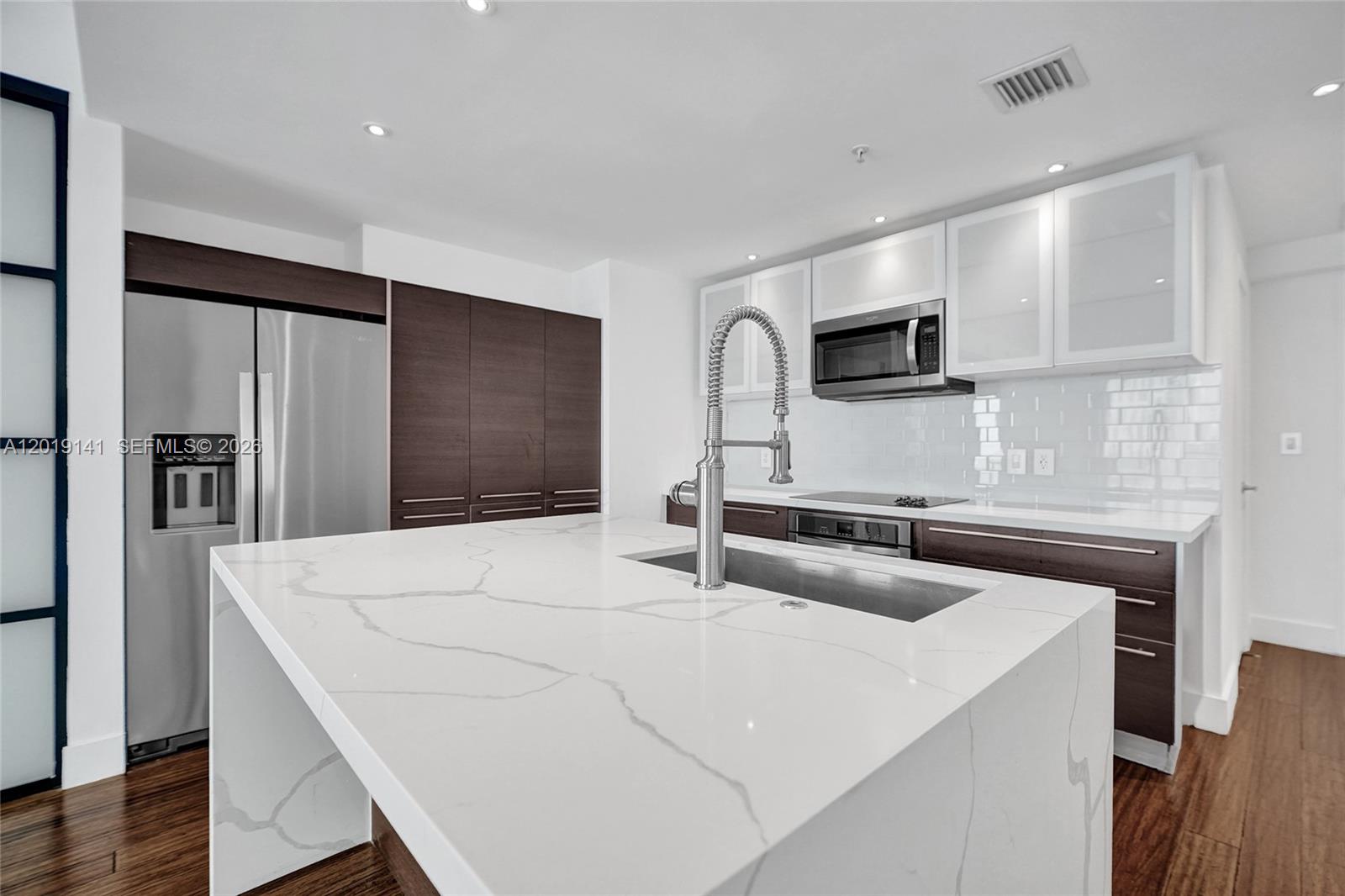 QUANTUM ON THE BAY CONDO - Residential