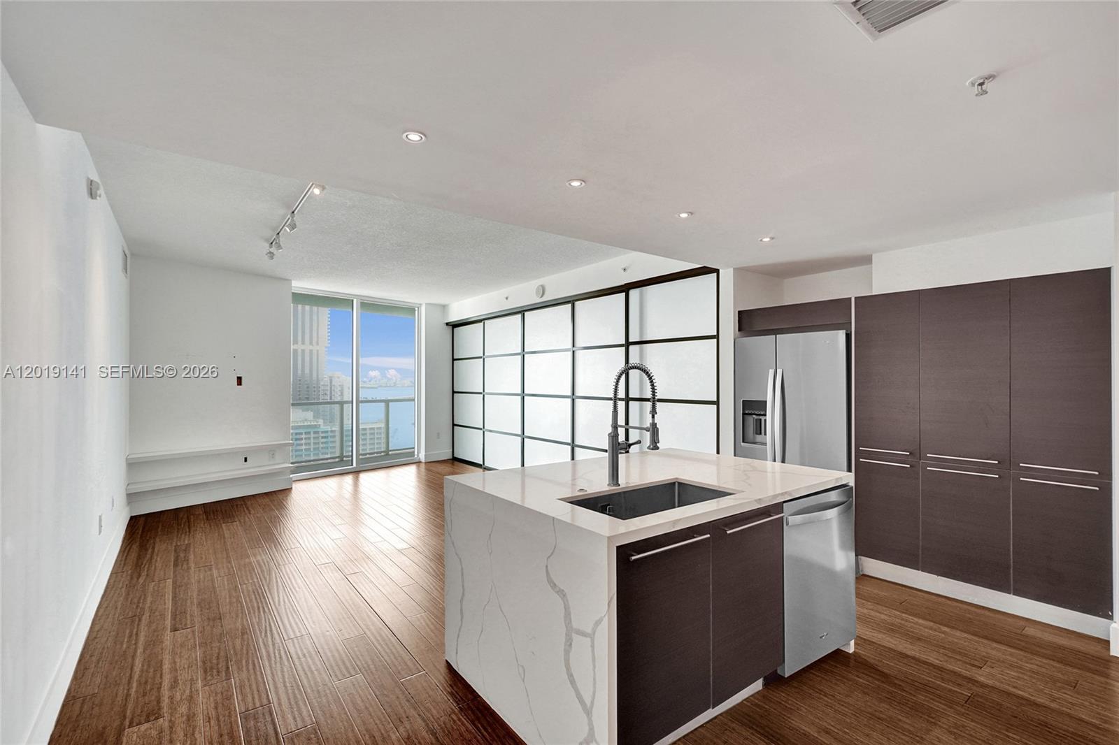 QUANTUM ON THE BAY CONDO - Residential