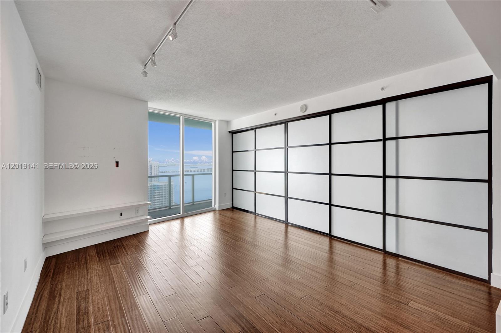 QUANTUM ON THE BAY CONDO - Residential