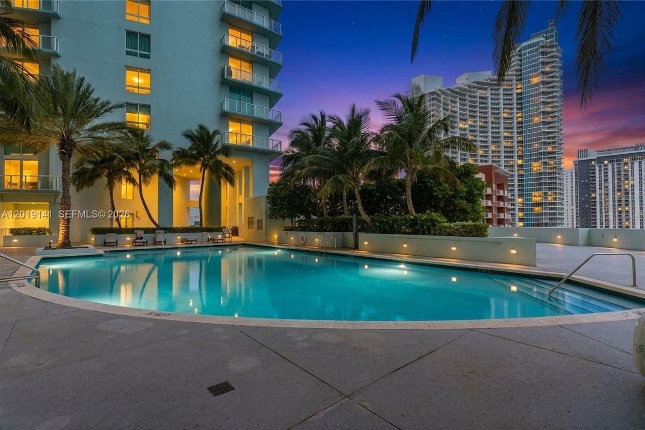QUANTUM ON THE BAY CONDO - Residential