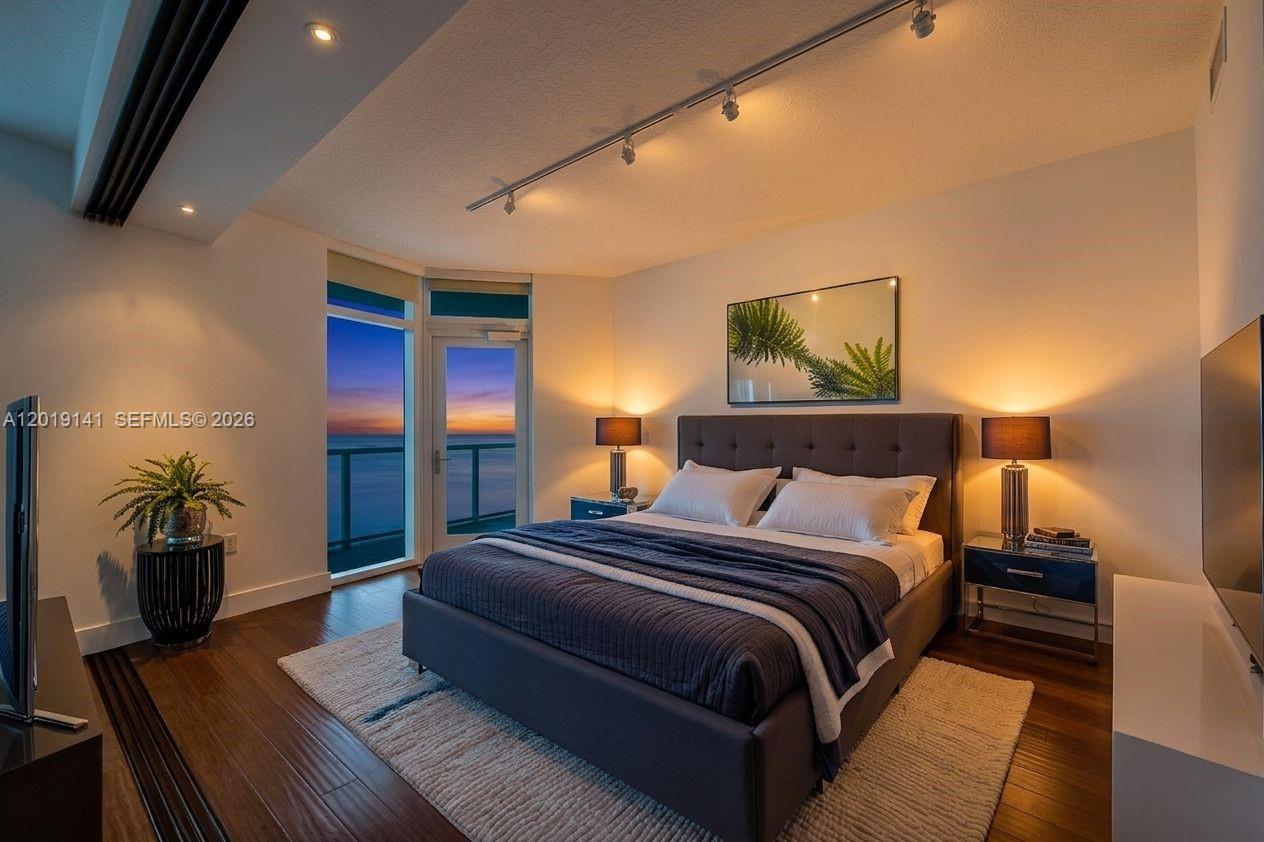 QUANTUM ON THE BAY CONDO - Residential