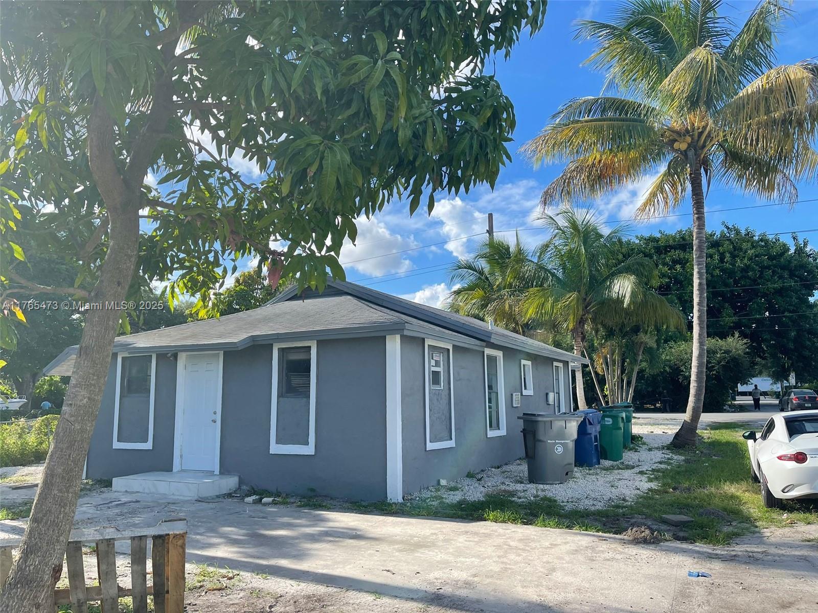 900 NW 80th St