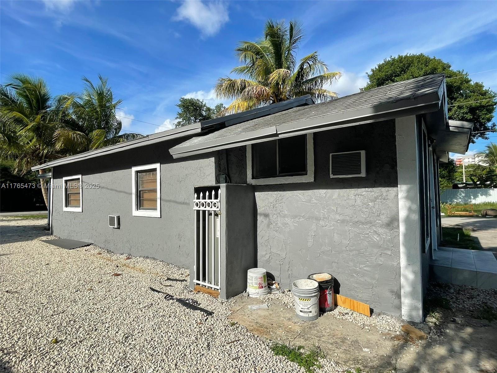 900 NW 80th St