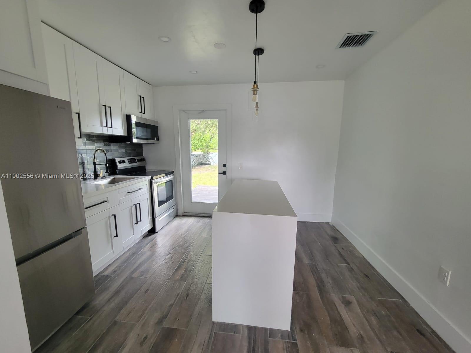 1ST ADDN TO MAGNOLIA SUB - Residential Lease