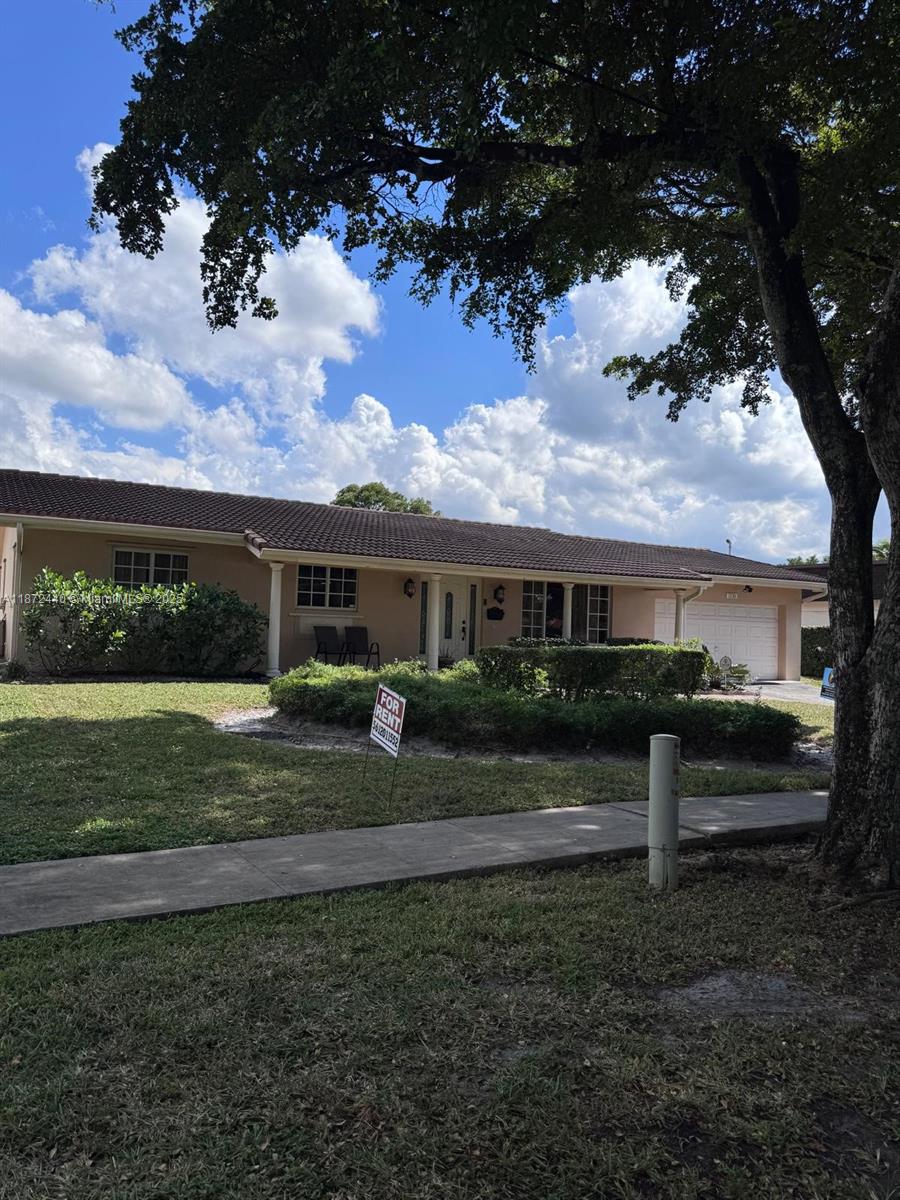 MIRROR LAKE ESTATES SEC 1 - Residential Lease