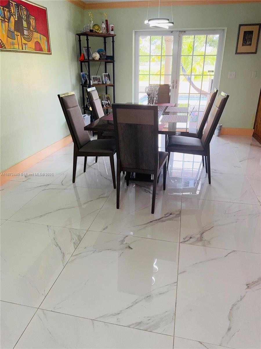 MIRROR LAKE ESTATES SEC 1 - Residential Lease