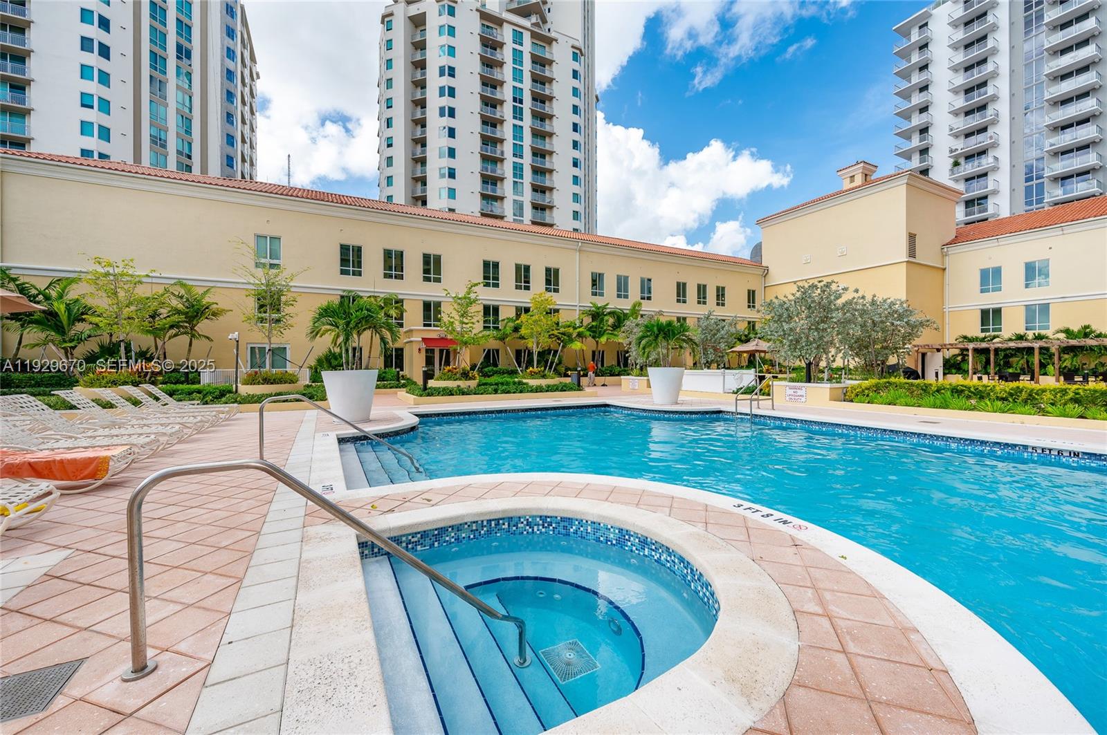 TOSCANO CONDO - Residential