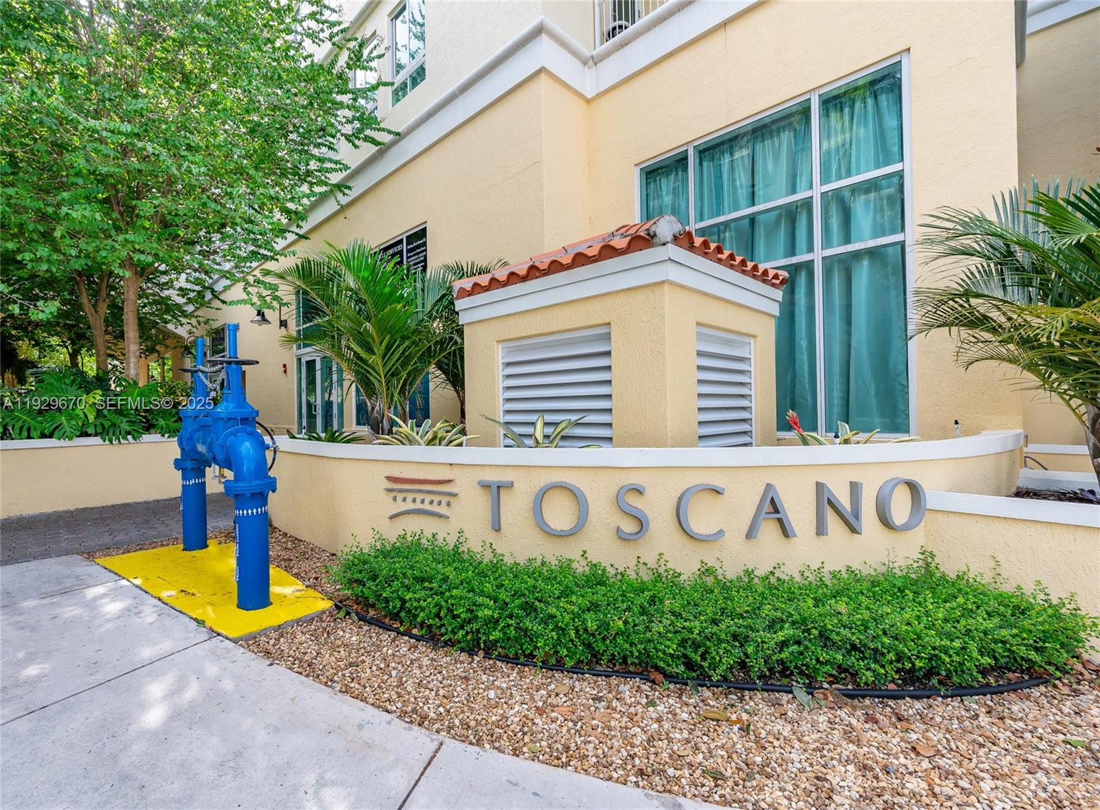 TOSCANO CONDO - Residential