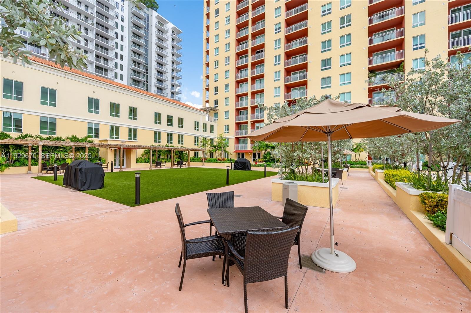 TOSCANO CONDO - Residential