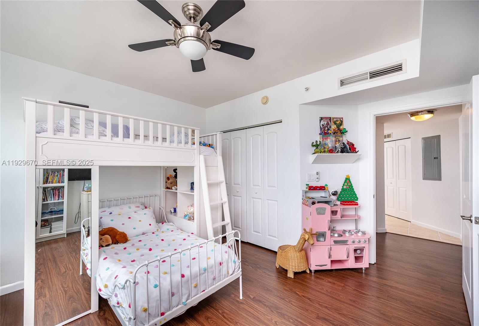 TOSCANO CONDO - Residential