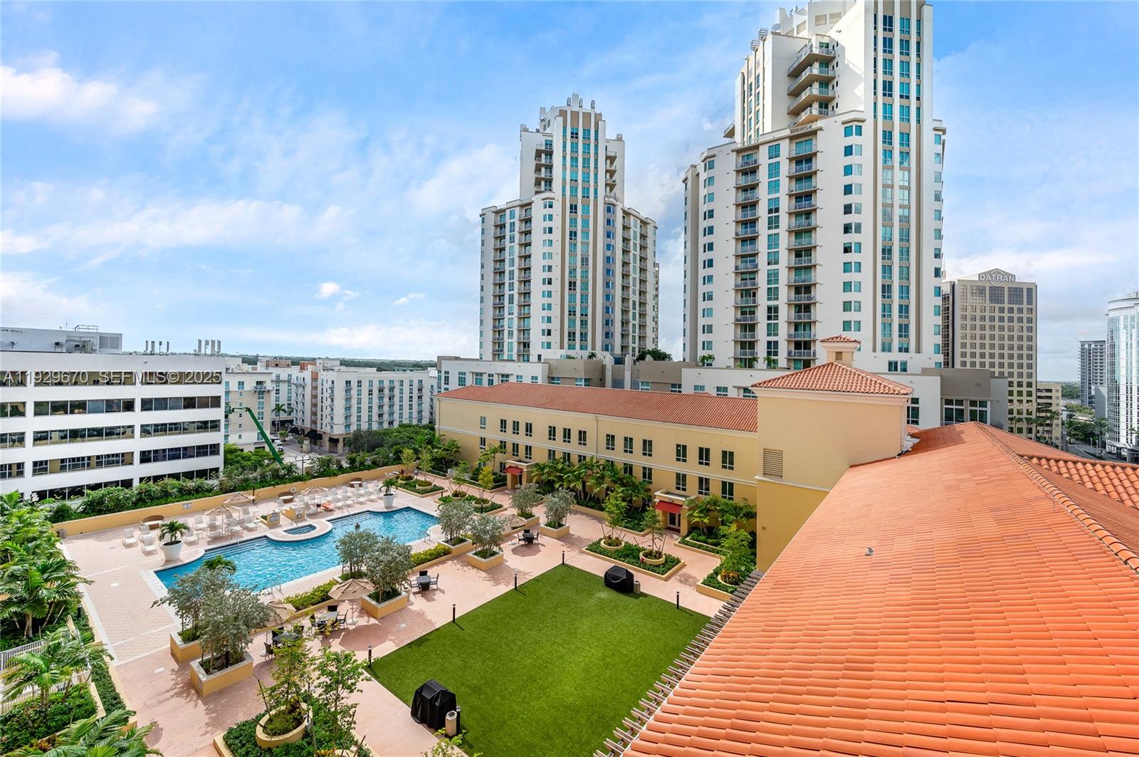 TOSCANO CONDO - Residential