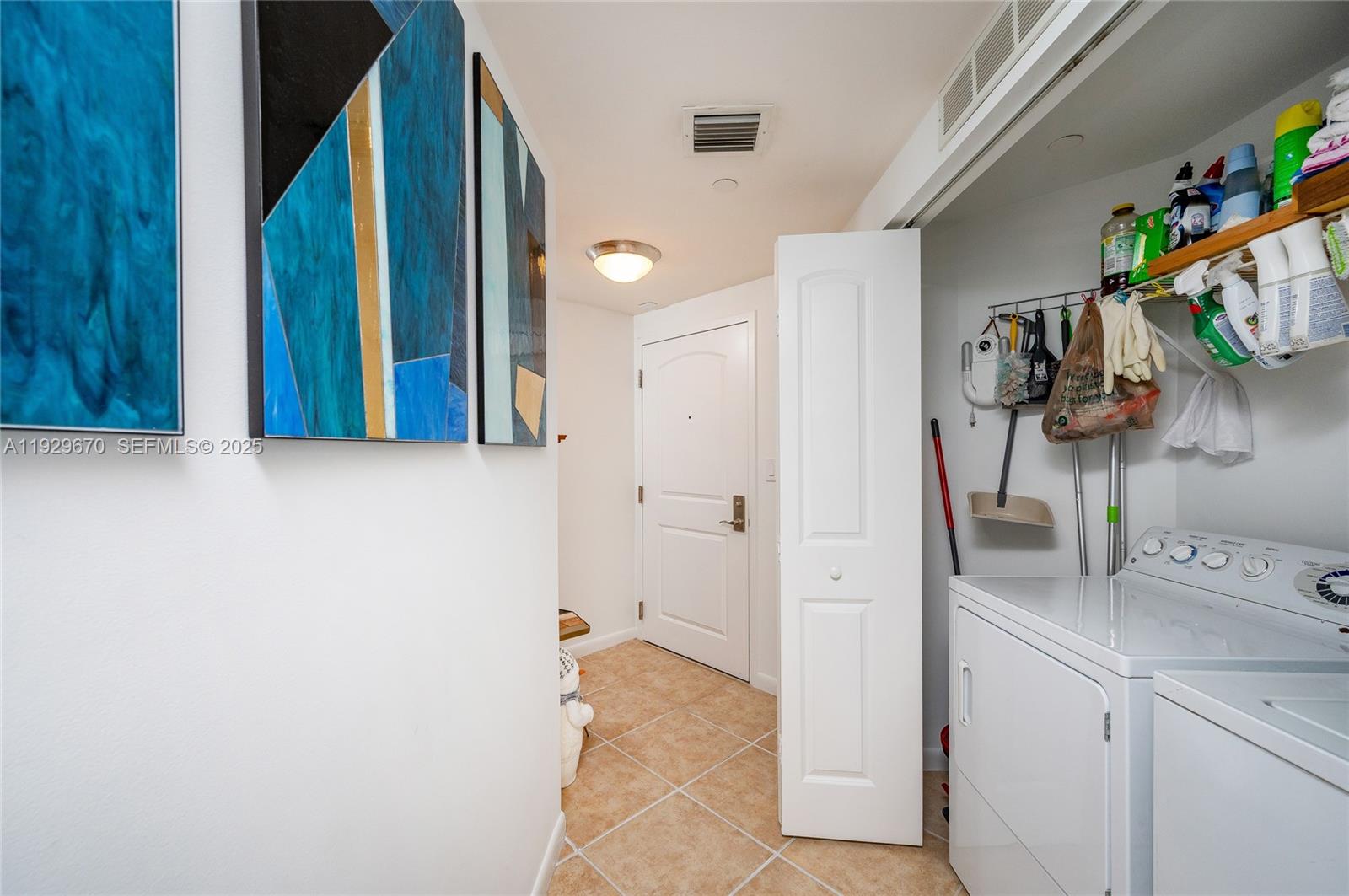 TOSCANO CONDO - Residential