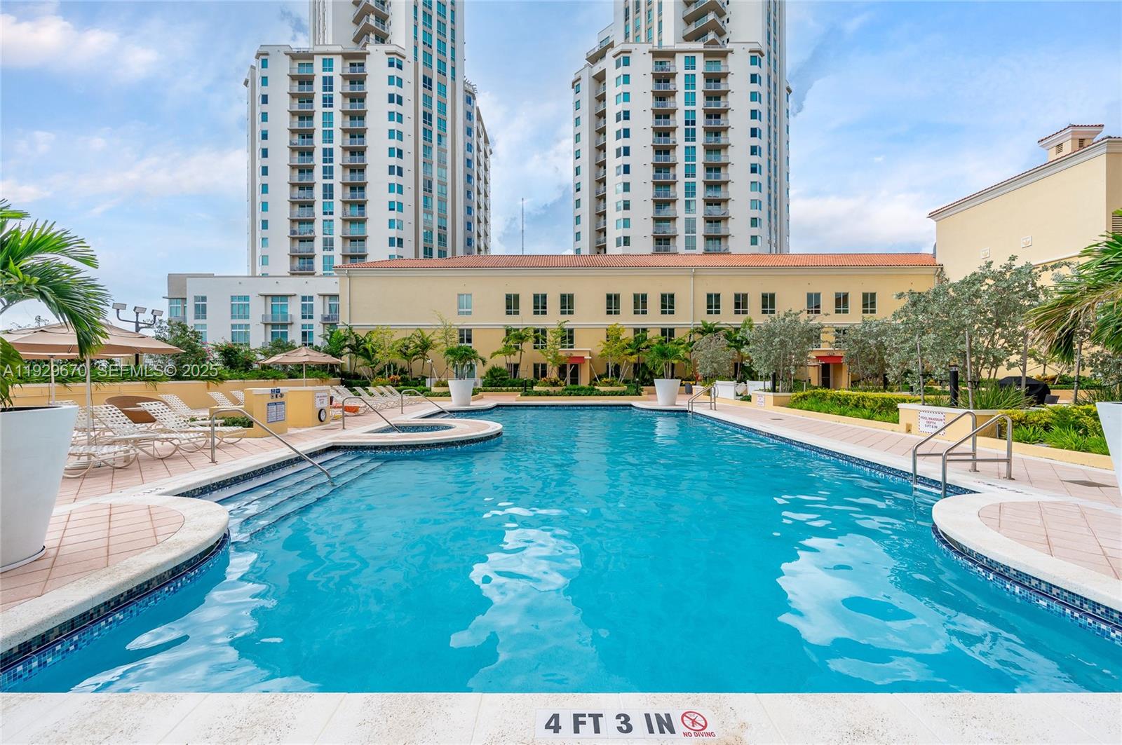 TOSCANO CONDO - Residential