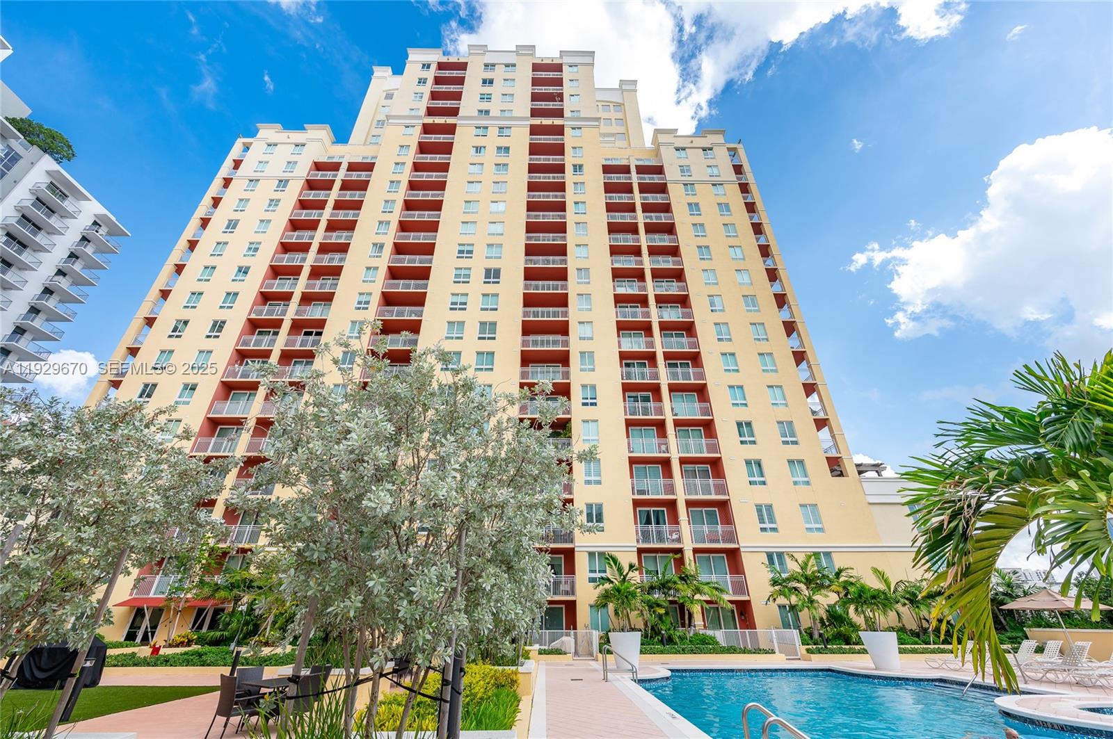 TOSCANO CONDO - Residential