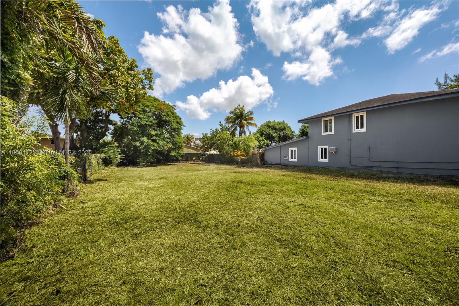 2177 NW 28th St