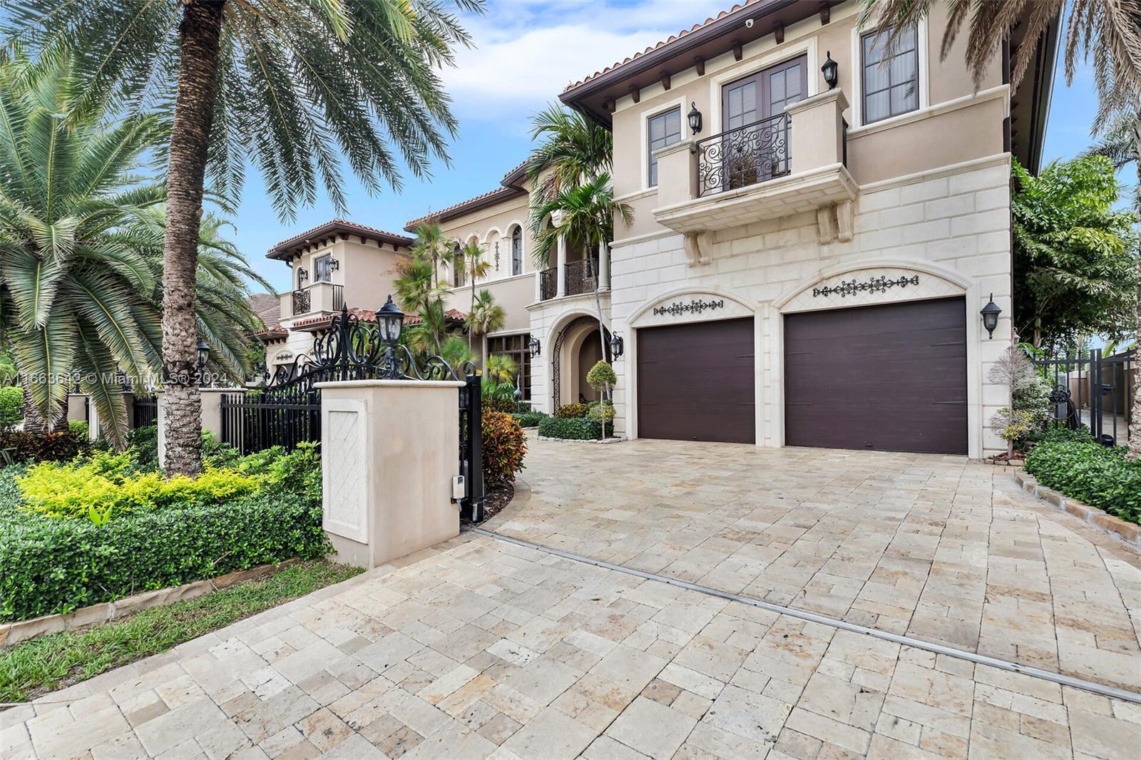 VENETIAN ISLES 1ST SEC - Residential