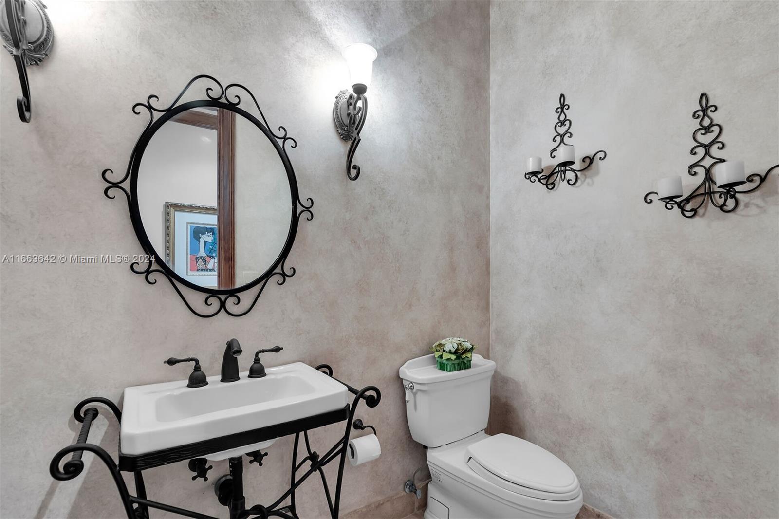 VENETIAN ISLES 1ST SEC - Residential
