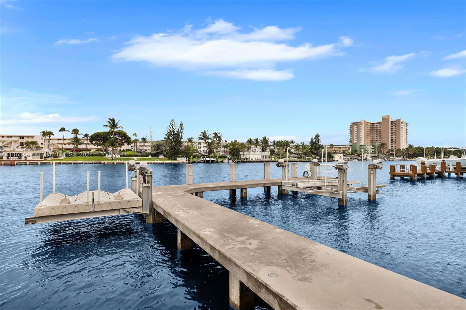 VENETIAN ISLES 1ST SEC - Residential