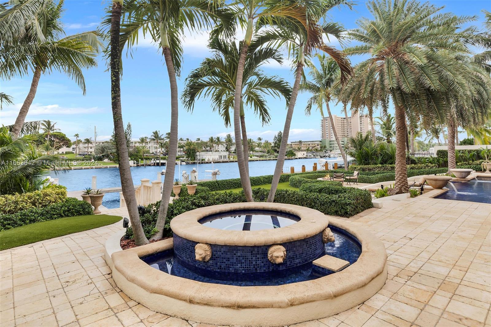 VENETIAN ISLES 1ST SEC - Residential