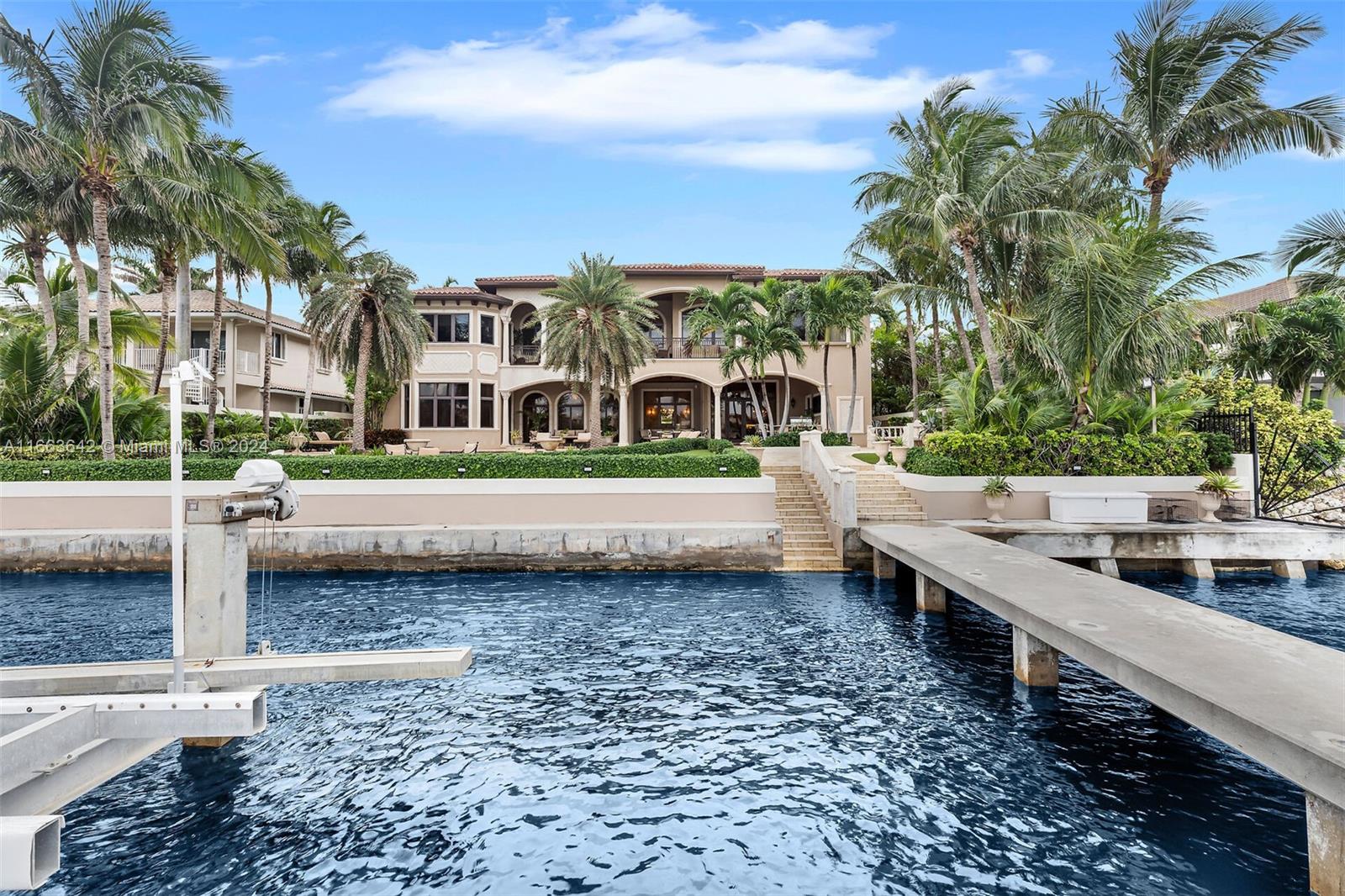 VENETIAN ISLES 1ST SEC - Residential