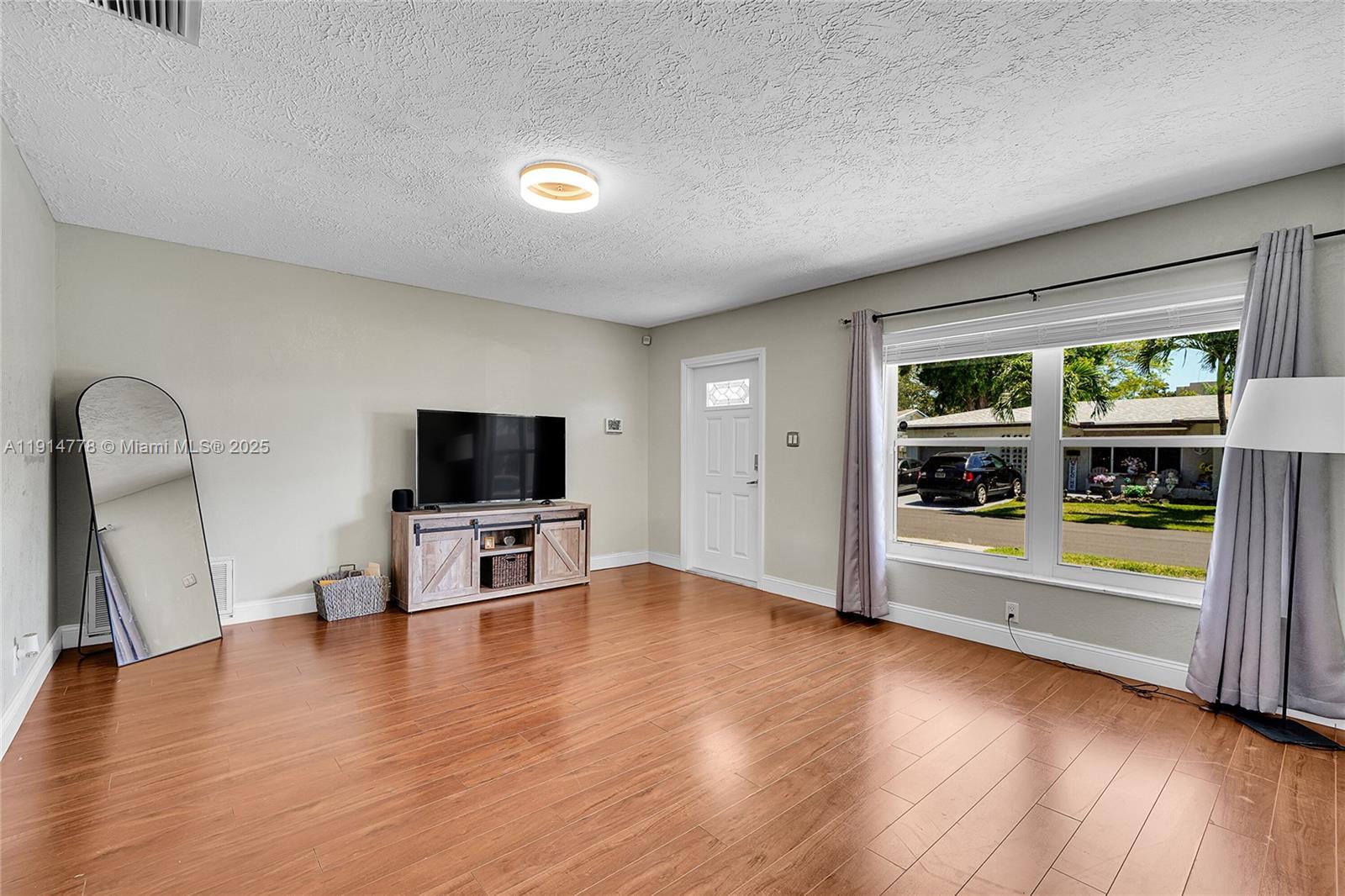 MAINLANDS OF TAMARAC LAKE - Residential