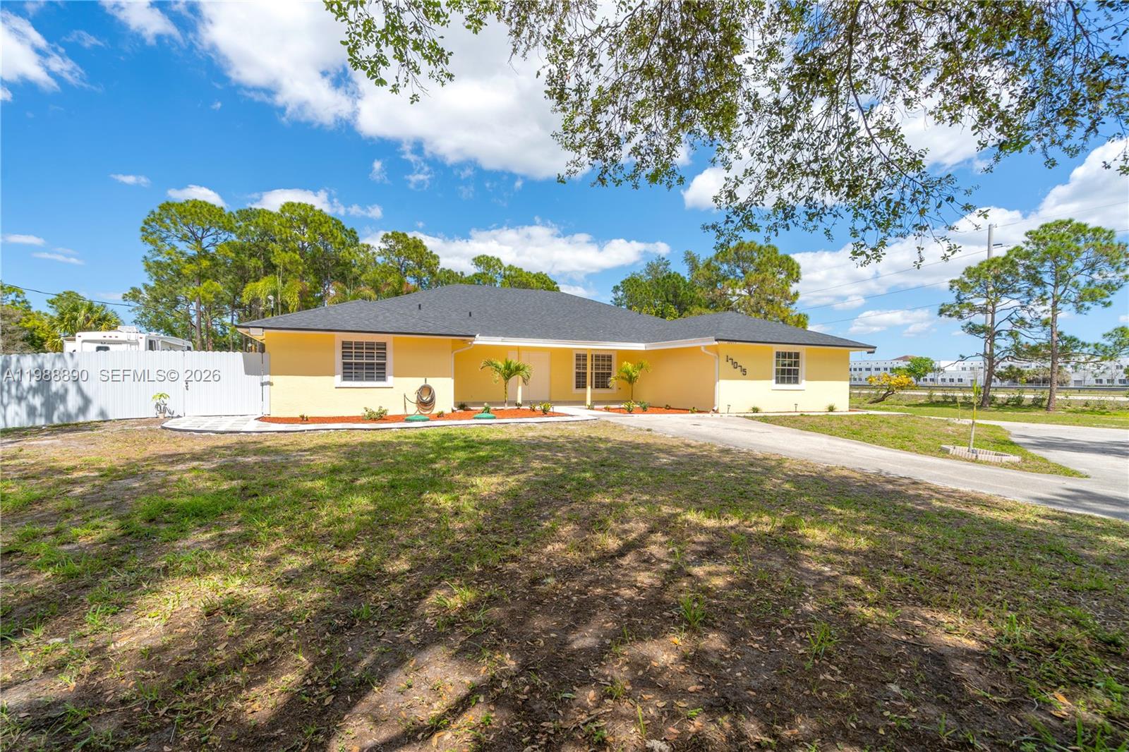 17075 Orange Grove Blvd, Loxahatchee, FL, 33470/$1,250,000 1 17075 Orange Grove Blvd