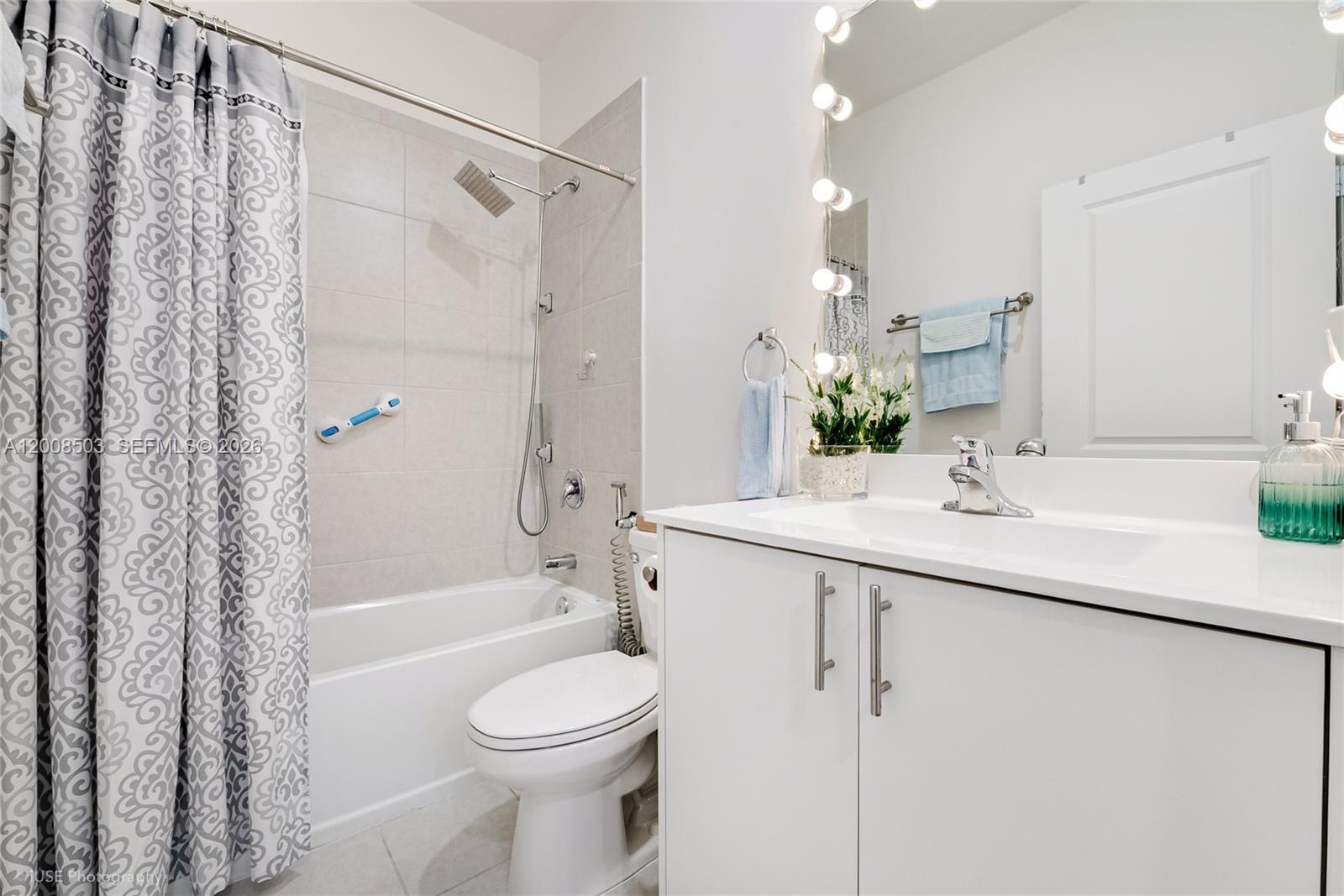 KENDALL ASSEMBLAGE SOUTH - Residential