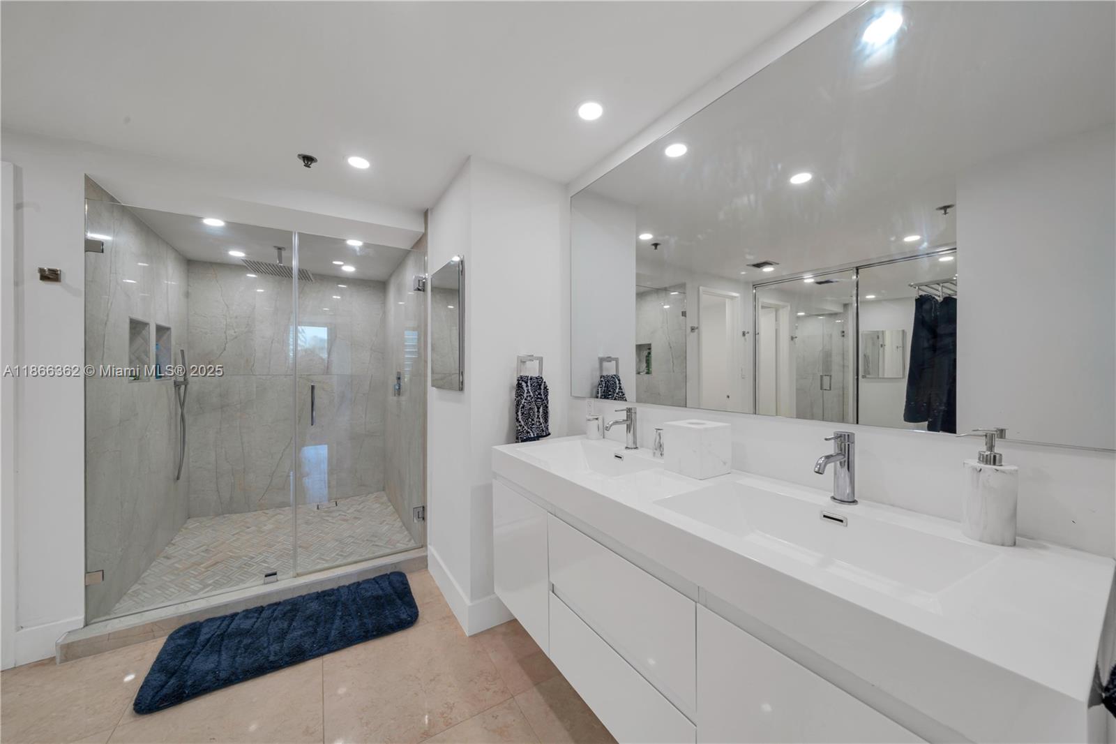 KEY COLONY NO 1 - Residential Lease