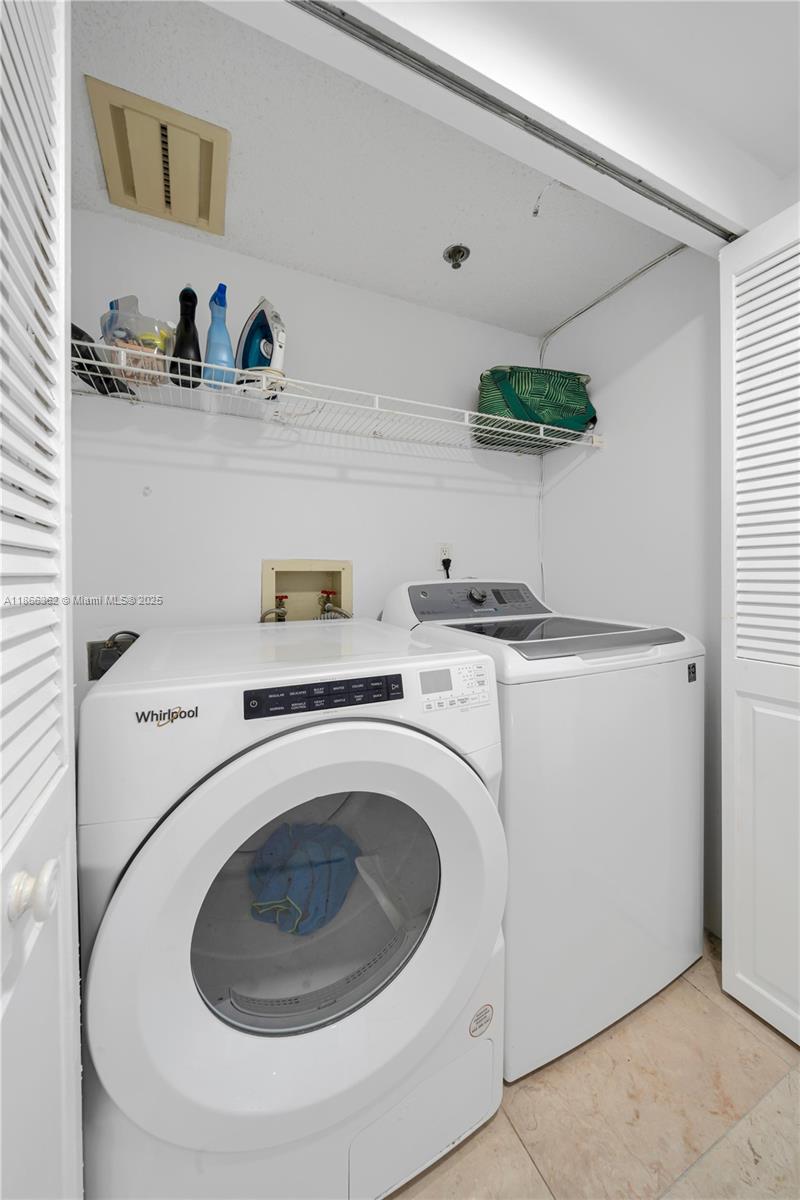 KEY COLONY NO 1 - Residential Lease