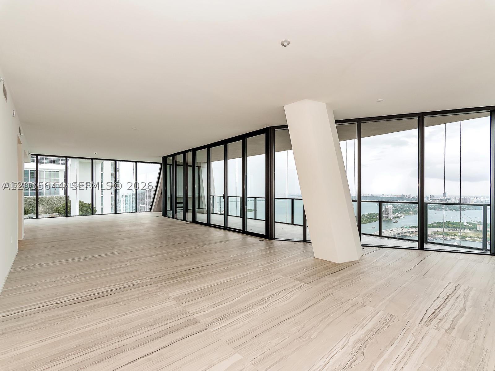 View photos, virtual tours, details... 1000 Biscayne Blvd 4802