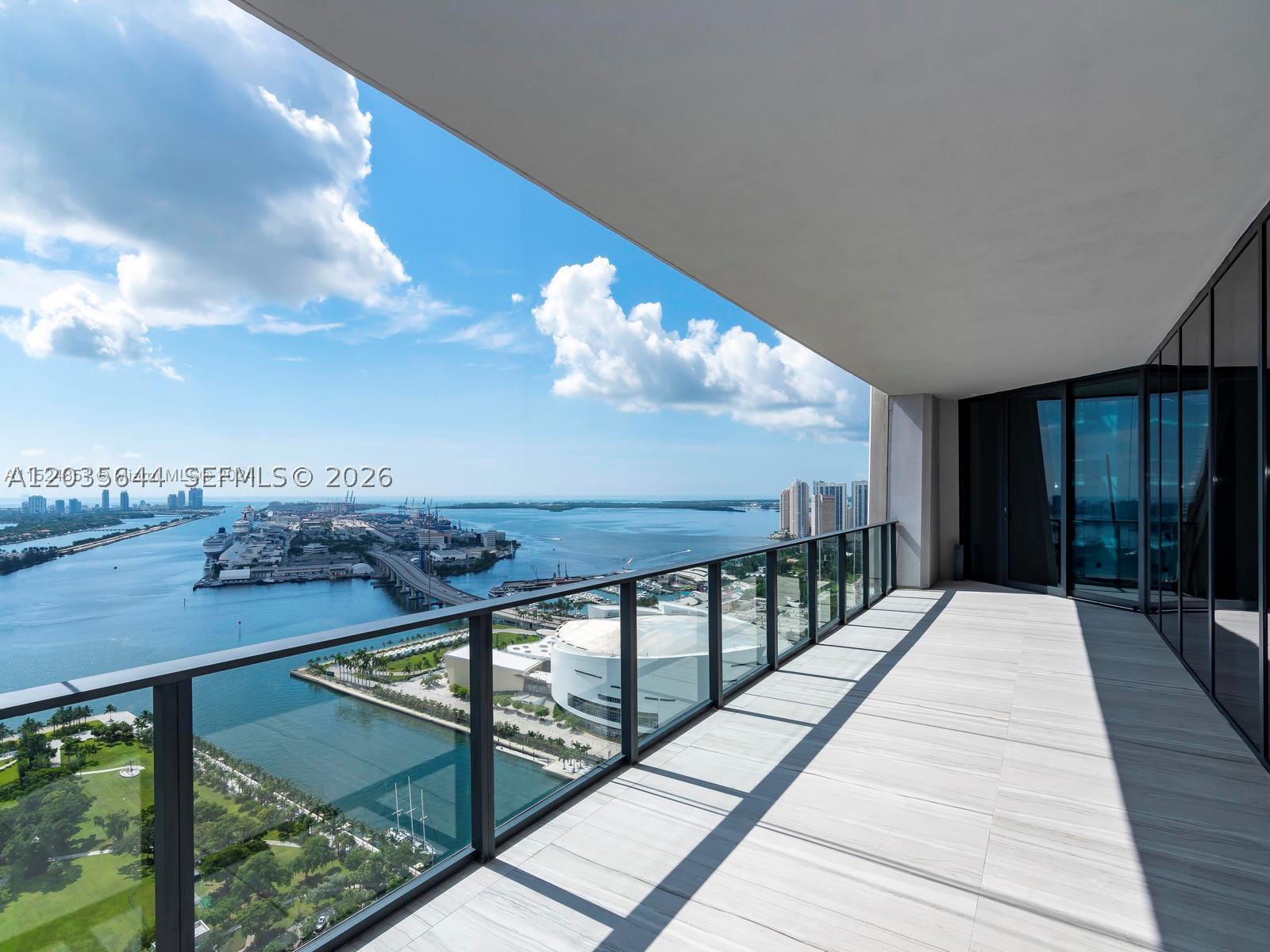 View photos, virtual tours, details... 1000 Biscayne Blvd 4802