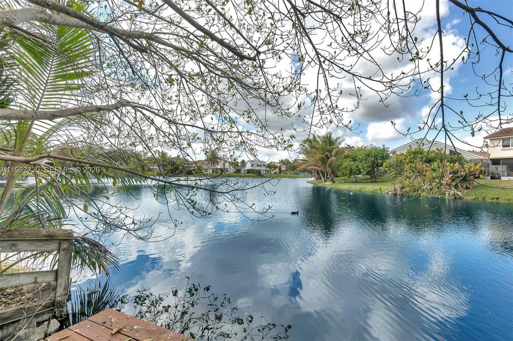 Photo of 4011 SW 82nd Ter, Davie, FL 33328 (MLS # A11962730)