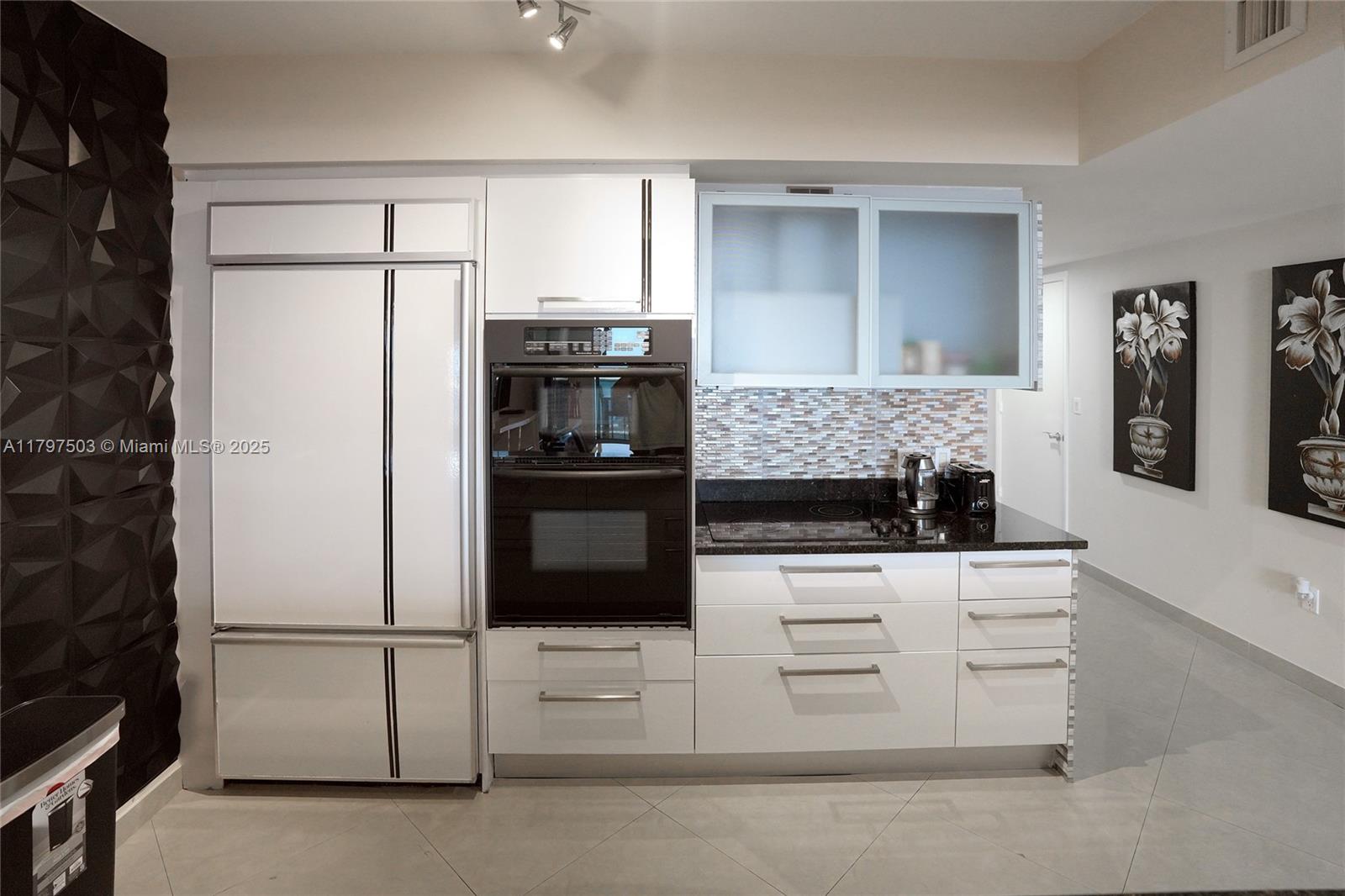 BEACH CLUB TWO CONDO - Residential Lease