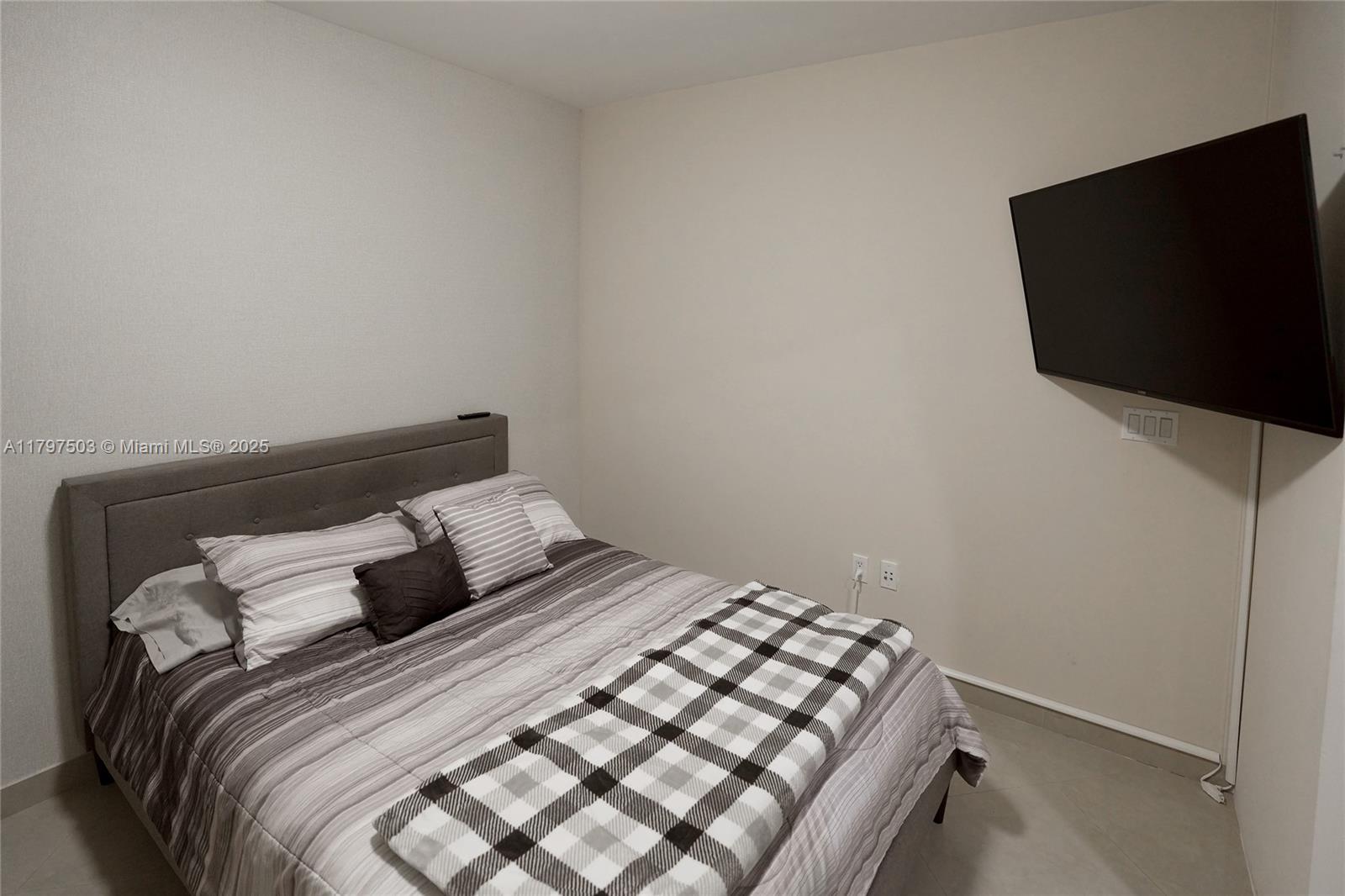 BEACH CLUB TWO CONDO - Residential Lease