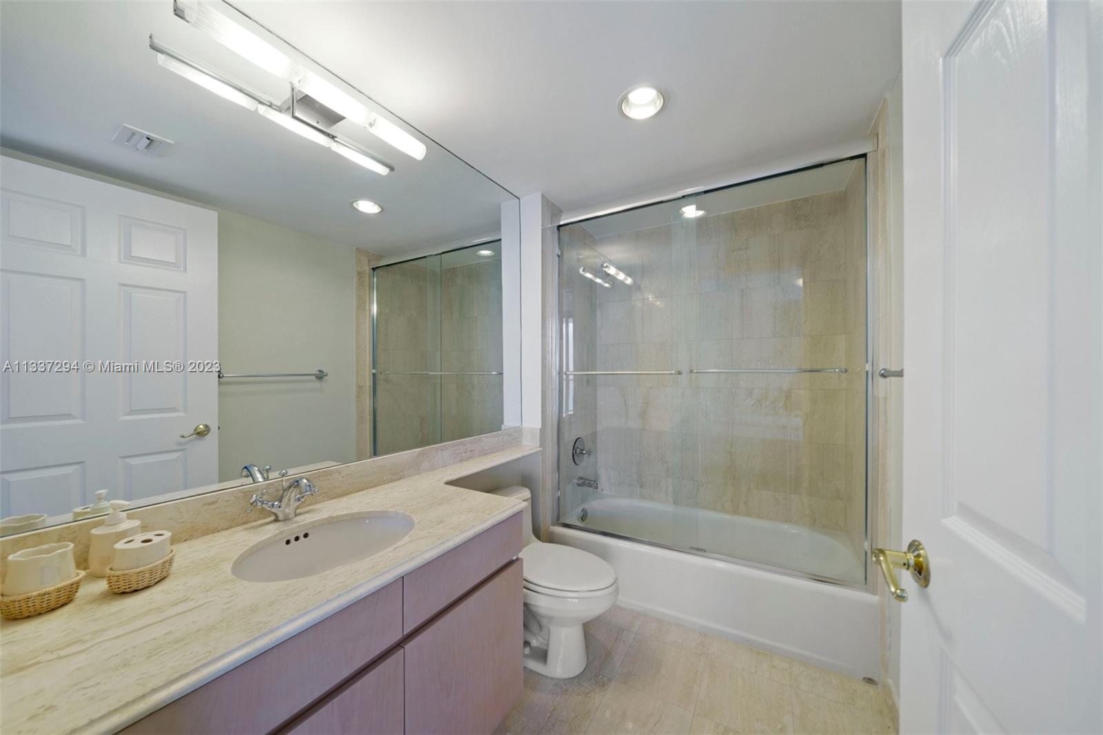 MILLENNIUM CONDO - Residential