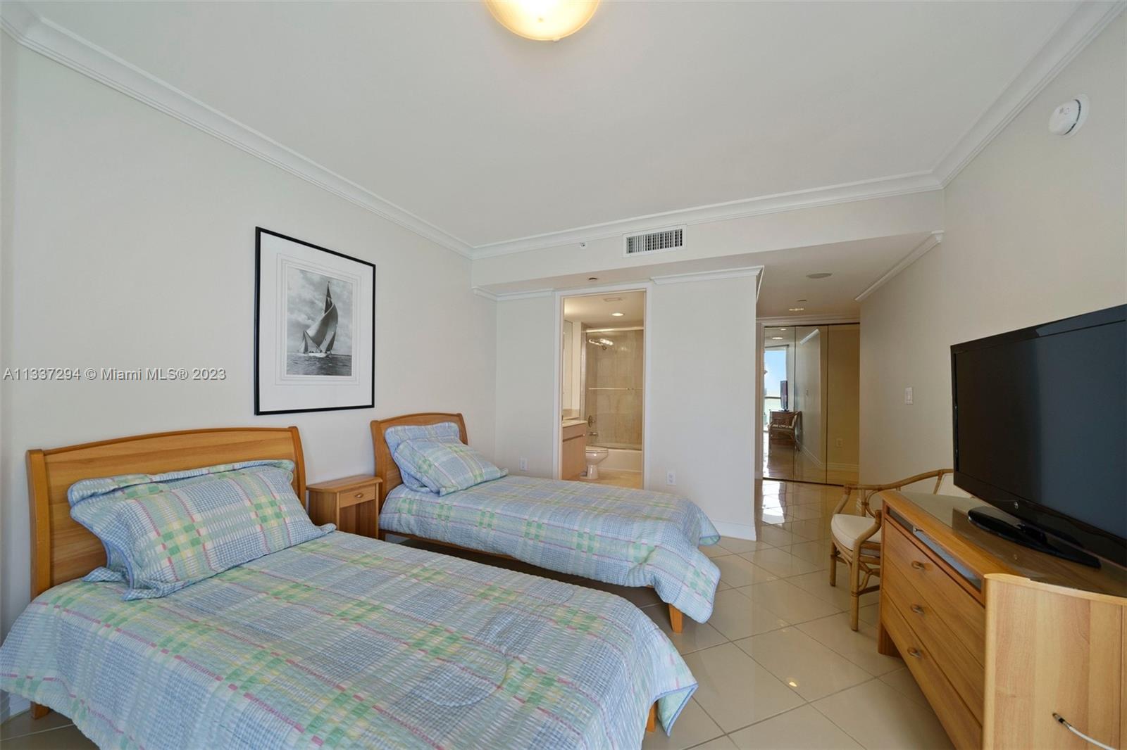 MILLENNIUM CONDO - Residential