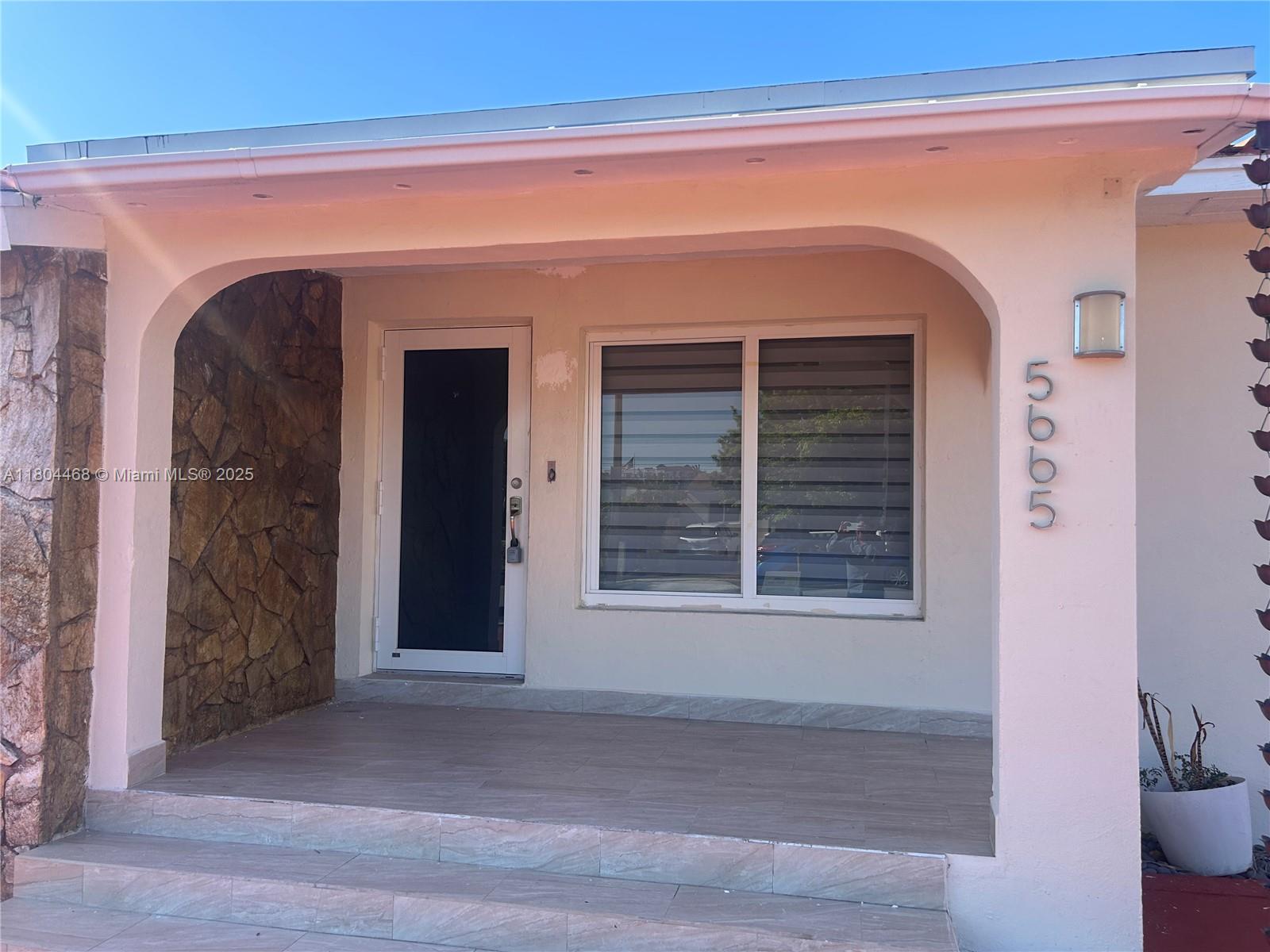 5665 Sw 5th Ter 5665, Miami, Broward County, Florida - 3 Bedrooms  
2 Bathrooms - 