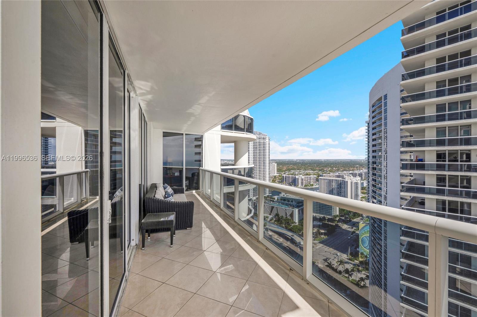 BEACH CLUB CONDO - Residential Lease