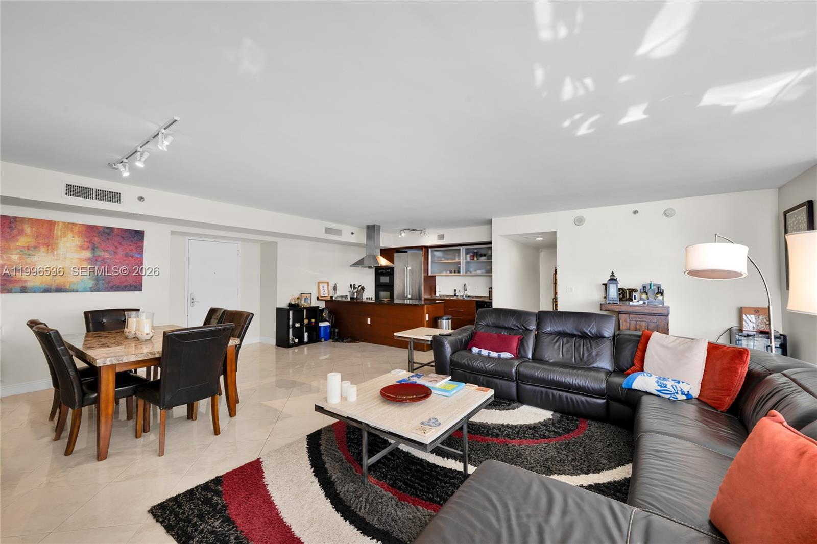 BEACH CLUB CONDO - Residential Lease