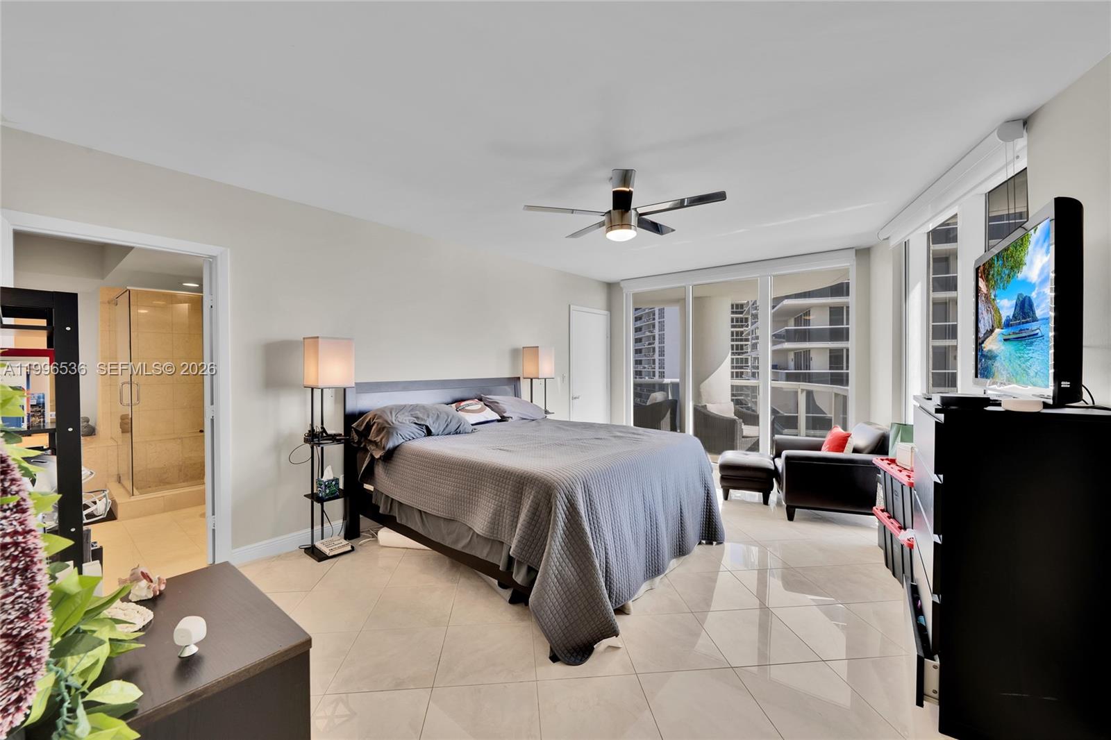 BEACH CLUB CONDO - Residential Lease