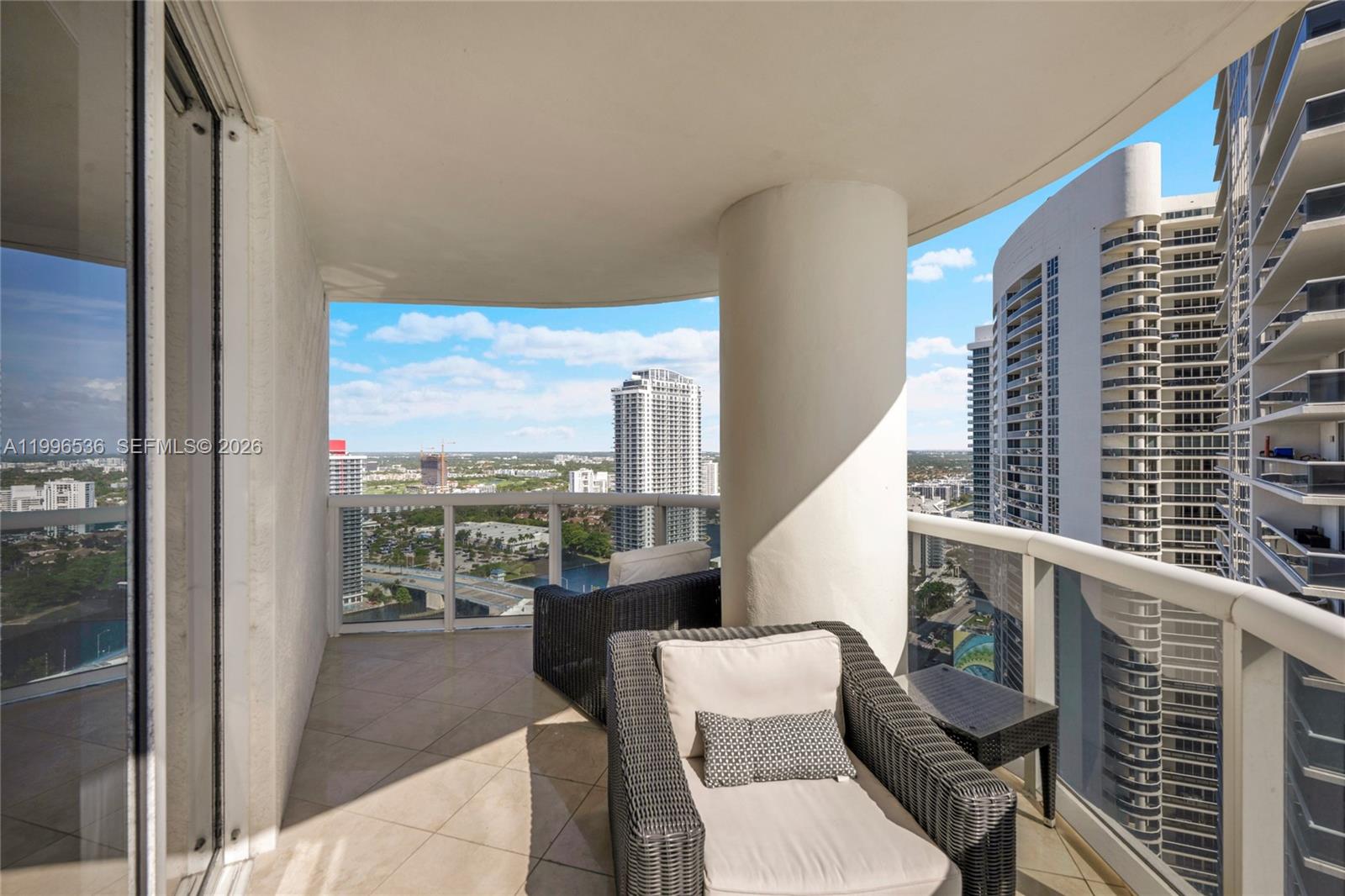 BEACH CLUB CONDO - Residential Lease