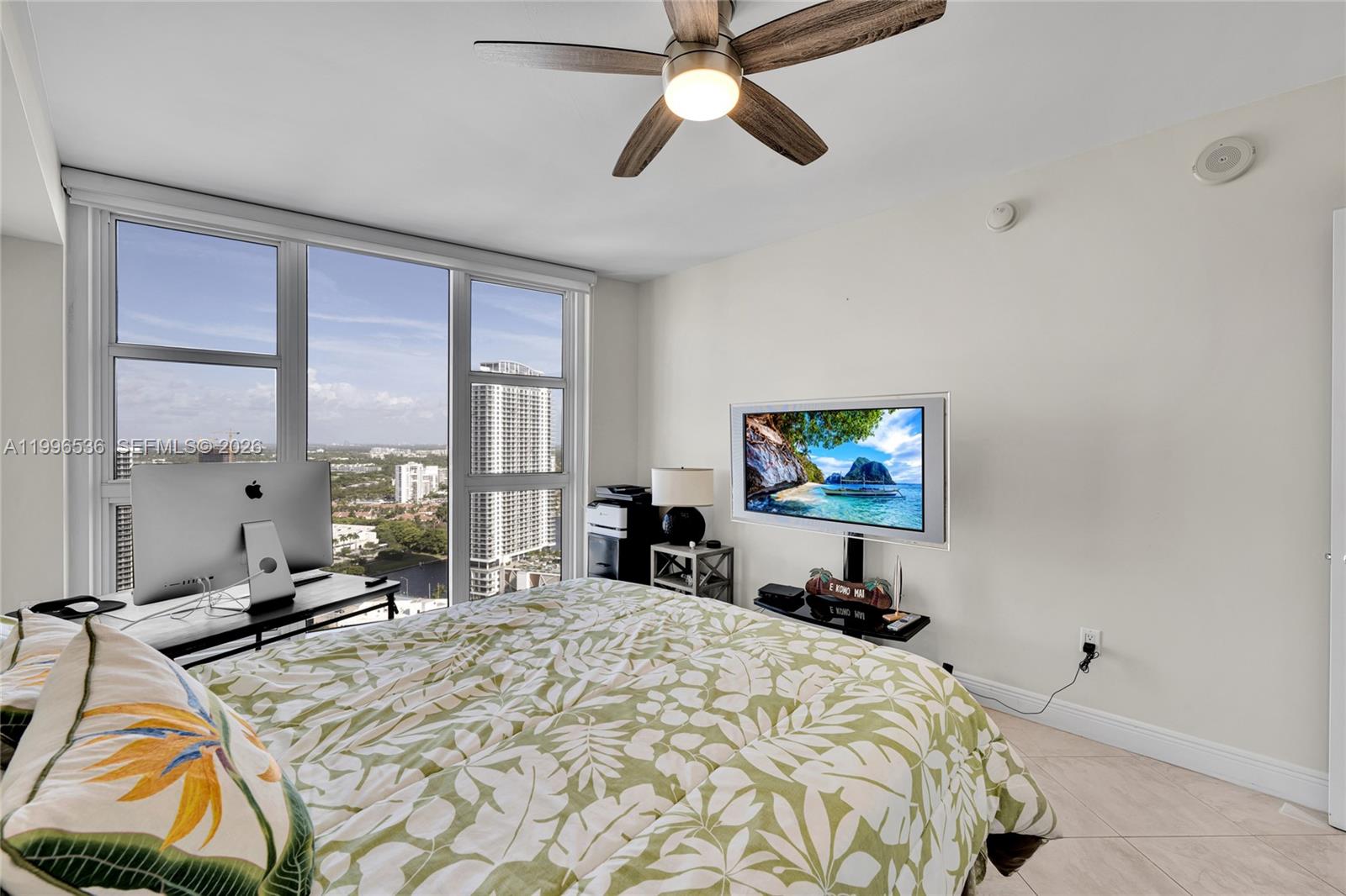 BEACH CLUB CONDO - Residential Lease