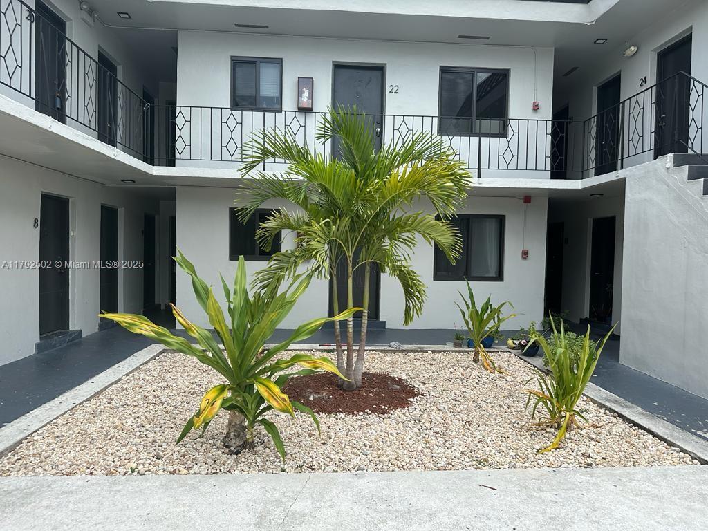 Rental Property at 805 W 30th St 20, Hialeah, Miami-Dade County, Florida - Bedrooms: 2 
Bathrooms: 1  - $2,250 MO.