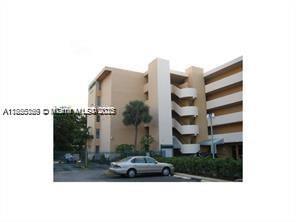 Spacious and bright 1-bedroom, 1-bathroom unit in the sought-after Sandalwood community. Enjoy an open layout with plenty of natural light, perfect for comfortable living. Community Amenities: Swimming pool,
Fitness center, Clubhouse, Lush landscaped grounds, Ample parking, Prime Location: Close to shopping centers, restaurants, parks, and major highways for easy commuting. Just minutes from schools, entertainment, and daily conveniences.